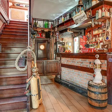 Villa & Restaurant Admiral Nelson-3